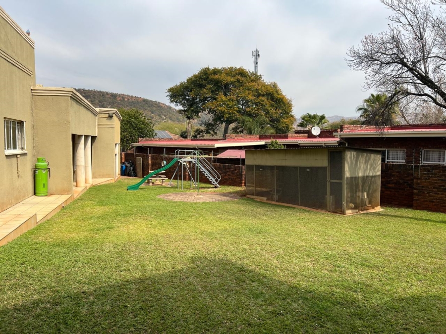6 Bedroom Property for Sale in Cashan North West